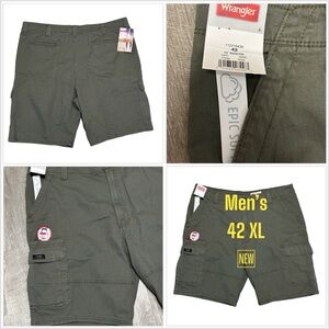 Men's Wrangler 42 XL Shorts Olive Green Cargo Utility Carpenter Stretch Relaxed